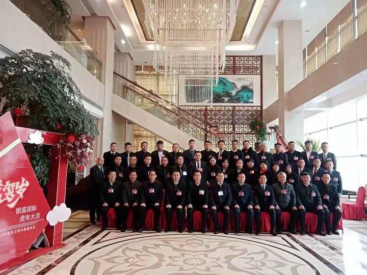 我公司董事長(zhǎng)王曉文，通過民主選舉成為菏澤市高新區(qū)人大代表